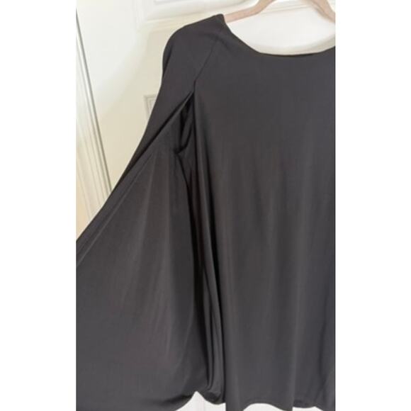Emma & Michele Black Cape Batwing Sleeve Shift Dress Size Small - Picture 2 of 4